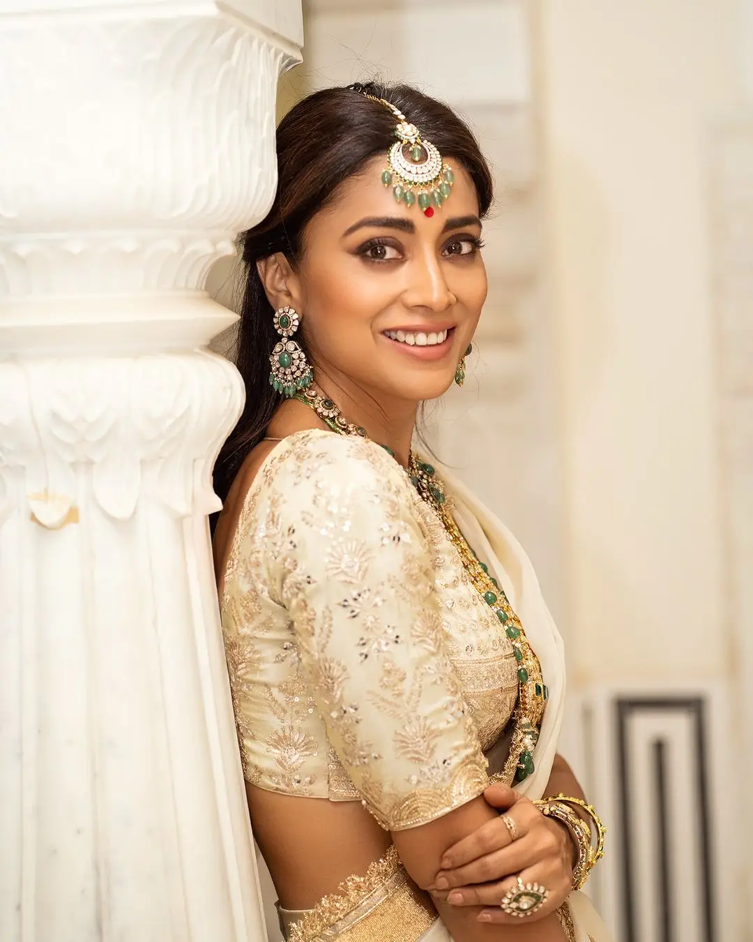 Shriya Saran Wearing Beautiful Earrings Jewellery White Saree